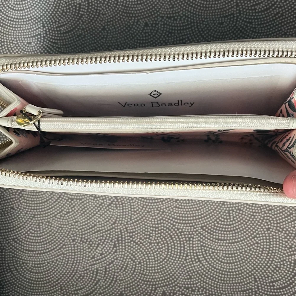 Vera Bradley White Wallet with Floral Design Paradise Garden *Make an Offer* - Picture 4 of 9